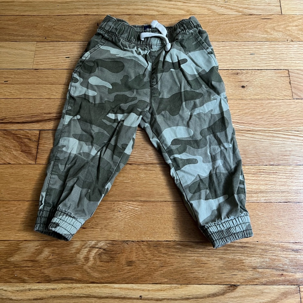 Camo jogger/pant size 12-18m